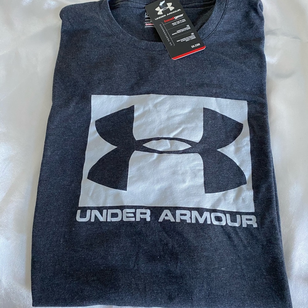 UA short sleeve shirt - NWT Boys